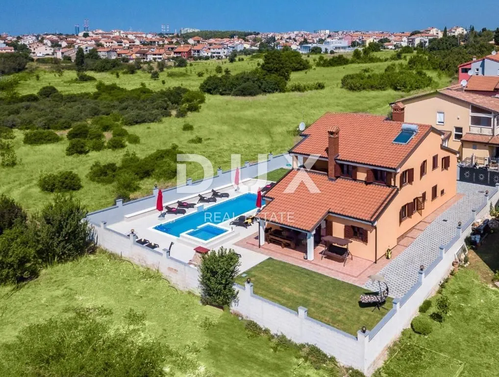 istra, pula - prostrana kuća sa dva stana - slika 16