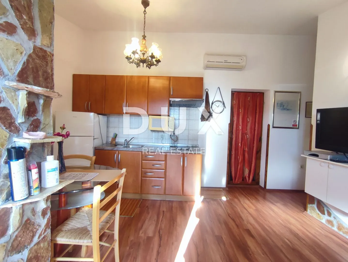 istra, pula, veli vrh - impozantna obiteljska vila nadomak grada - slika 129
