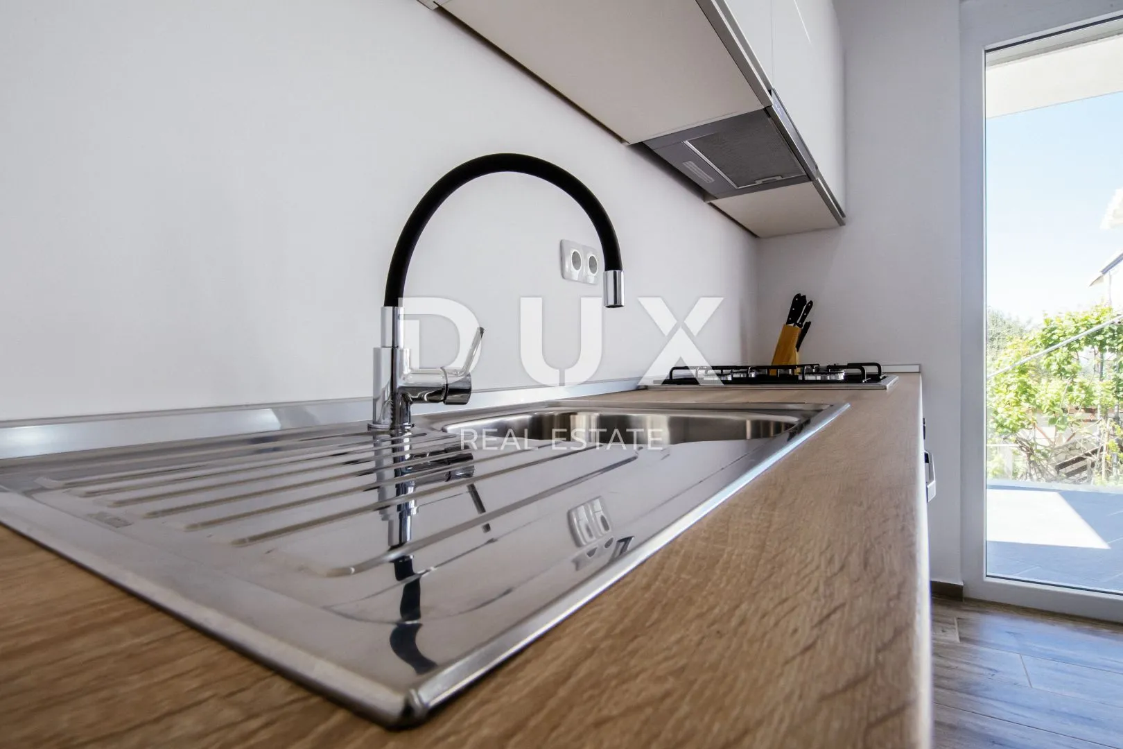 otok pag, košljun - apartman+garsonijera 70m od mora - slika 3