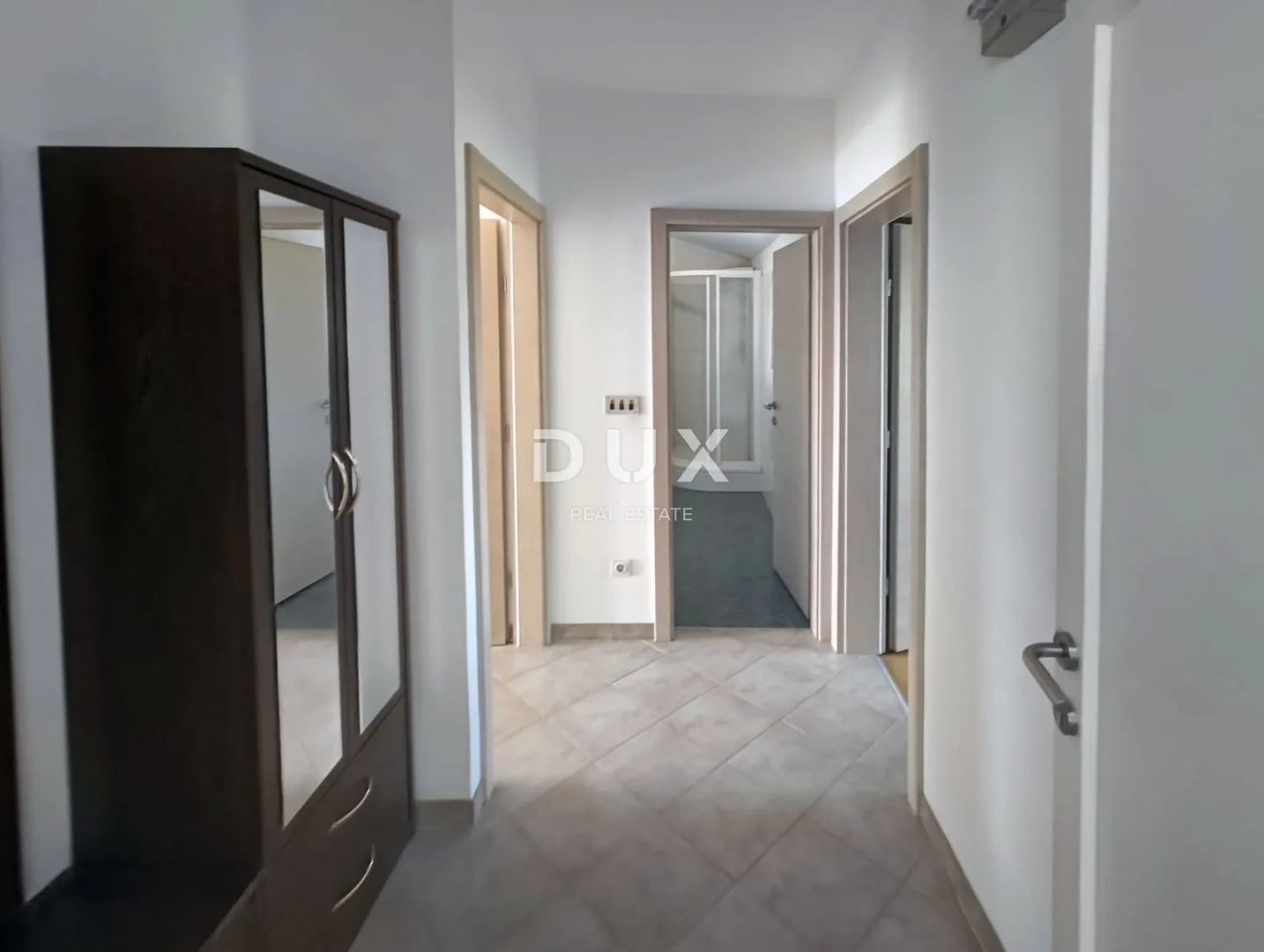 istra, poreč - komotni 1s+db na izvanrednoj lokaciji, pogled - slika 12