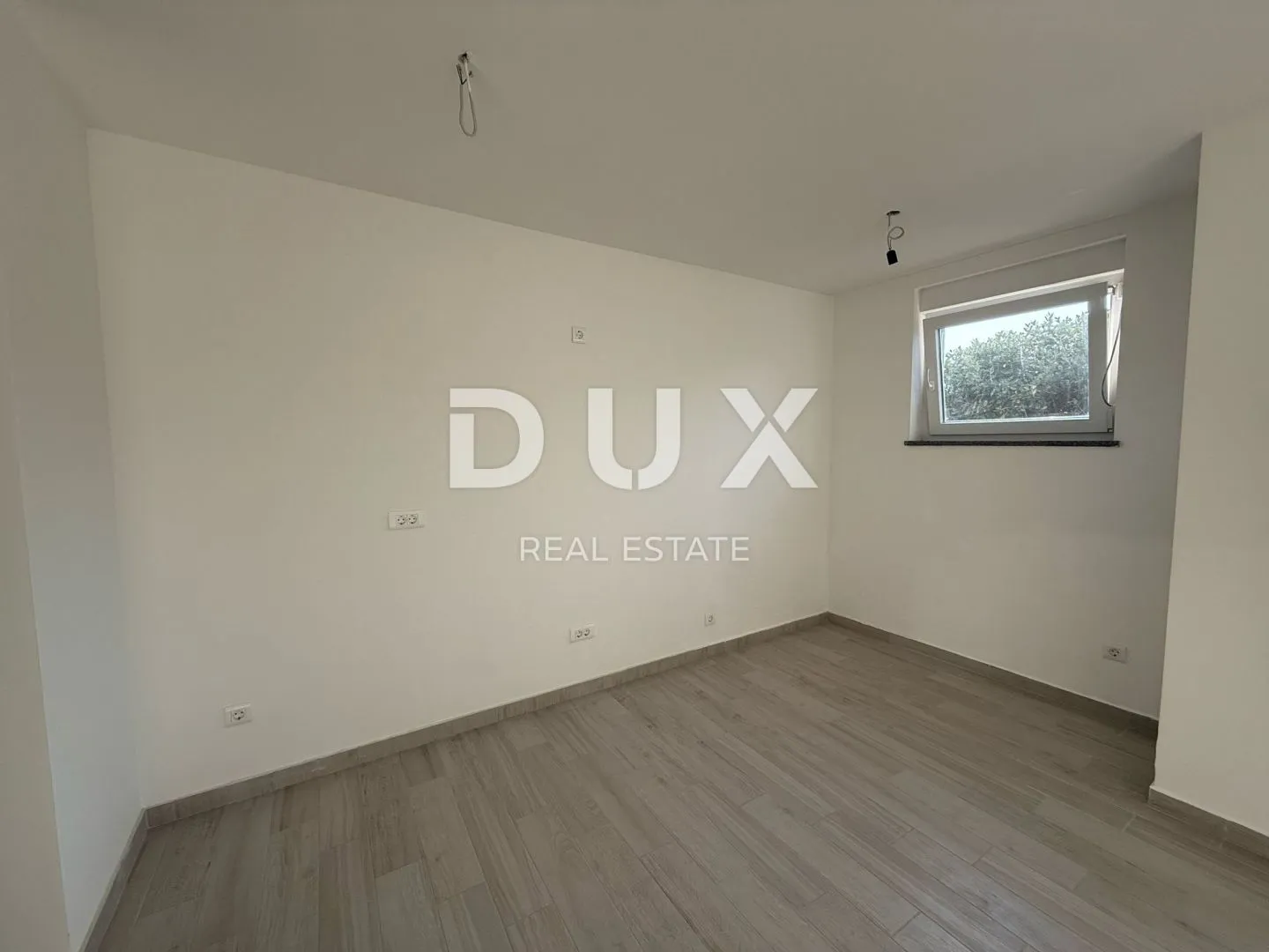 istra, medulin - dva stana u prizemlju s vrtom - slika 7
