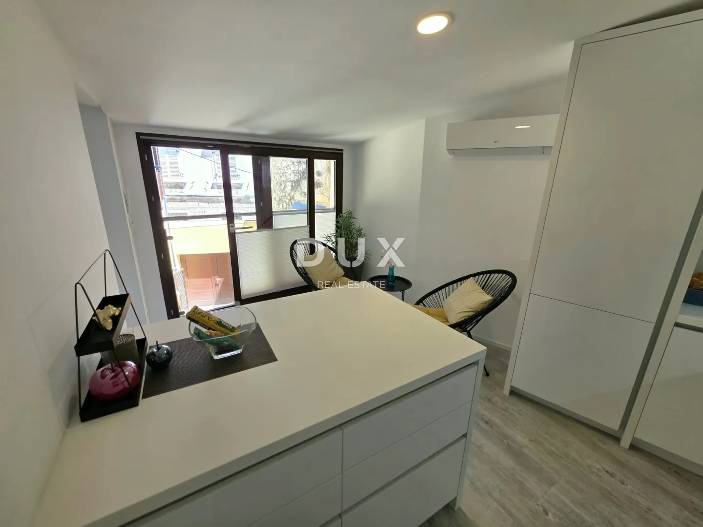 istra, poreč, 290.00 m2, pješačka zona, tri stana - slika 27