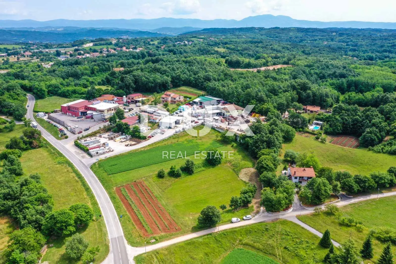 istra, pazin - prostrano zemljište u industrijskoj zoni - slika 3