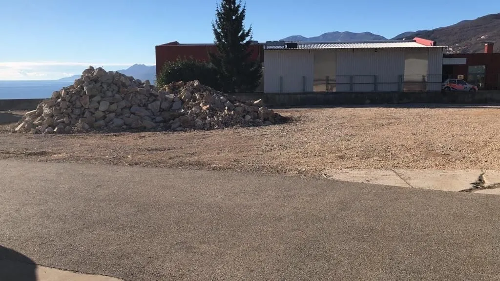 MATULJI - zemljište 2150m2 za poslovnu halu / trgovački centar