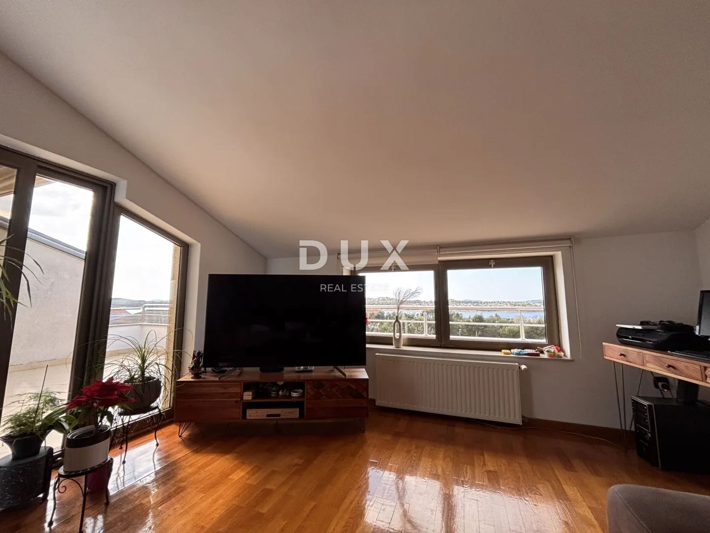 šibenik, crnica – dvoetažni stan sa pogledom i garažom, 250 m² - slika 6