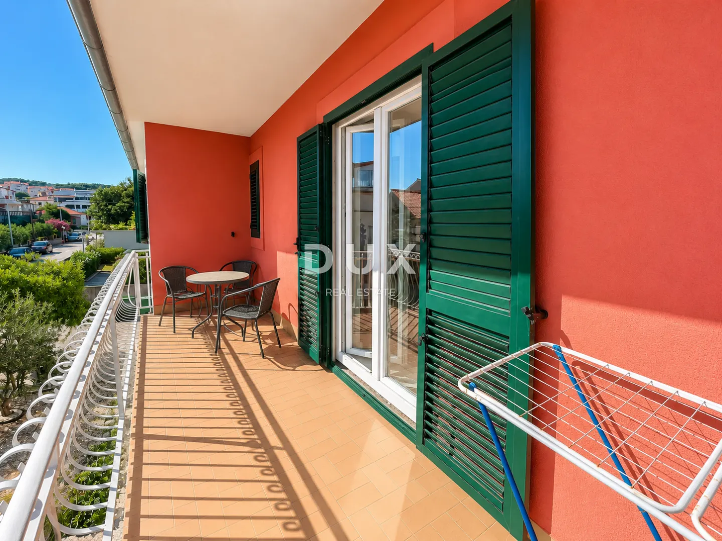 dalmacija, vodice – privatni mini resort s 4 apartmana i bazenom, 300 m od centra - slika 60