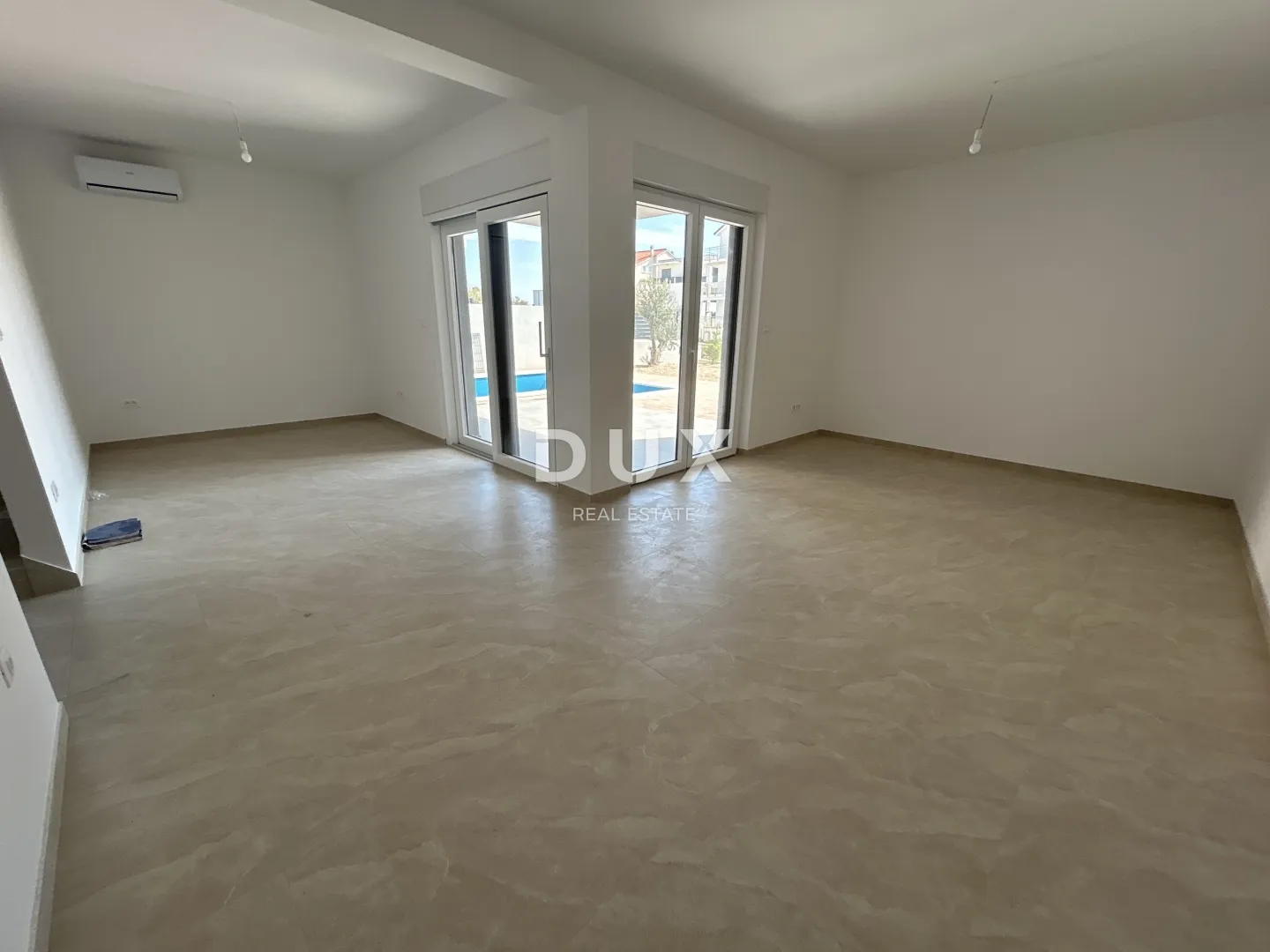 šibenik, vodice – duplex s bazenom i trajnim, otvorenim pogledom - slika 15