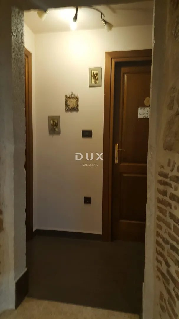 istra,rovinj - predivan uhodani caffe bar u srcu rovinja - slika 37