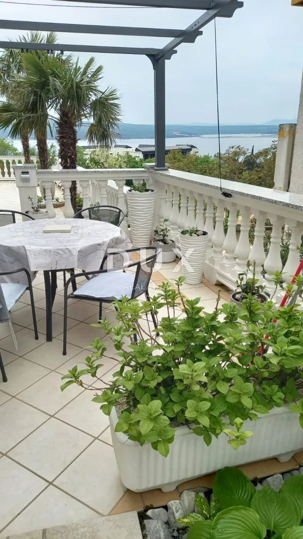 crikvenica - kuća s bazenom i lijepim pogledom na more - slika 11