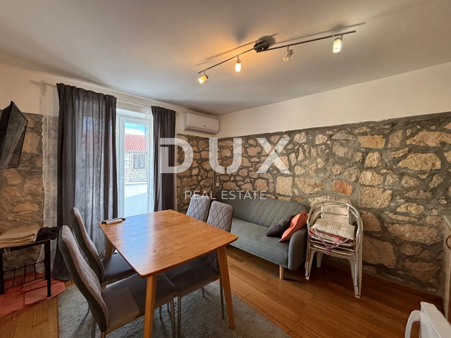 zadar, vinjerac- kamena kuća sa tri apartmana! blizina mora! - slika 11