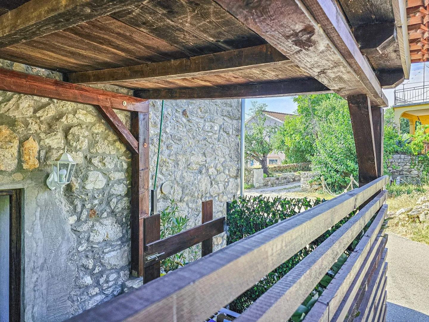 otok krk - renovirana kamena kuća, prepuna šarma i autentičnih detalja - slika 6