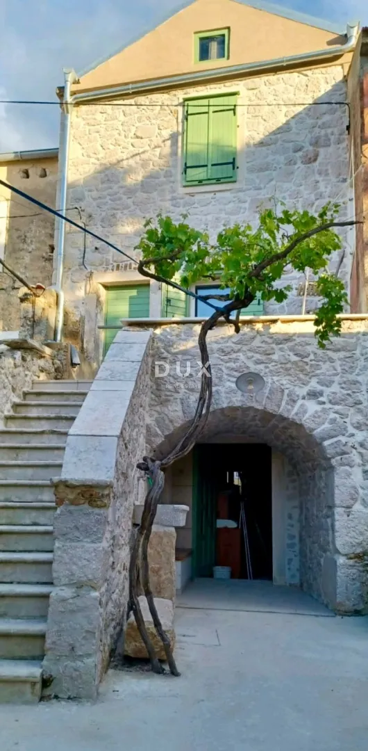OTOK IŽ, VELI IŽ – Autentična renovirana kamena kuća u staroj jezgri, 70m od mora - Veli Iž, Zadar