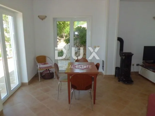 otok krk - ekskluzivna vila sa bazenom - slika 65