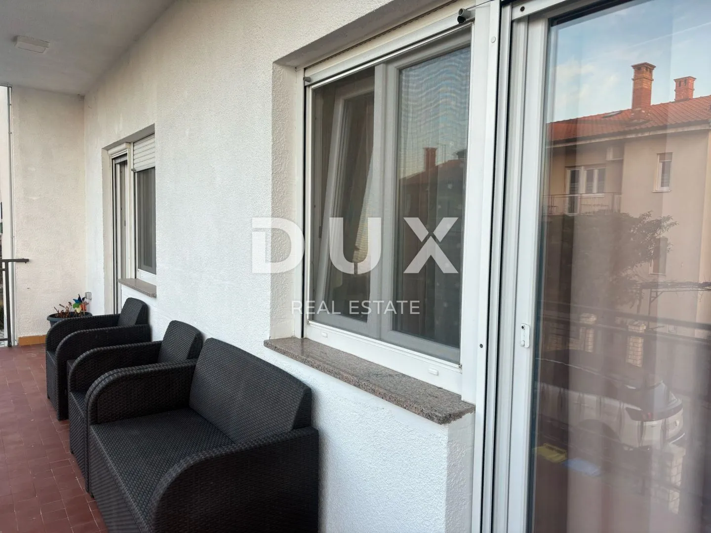 istra, pula - obiteljski stan s vrtom u centru + dodatni studio apartman! rijetko dostupna lokacija! - slika 6