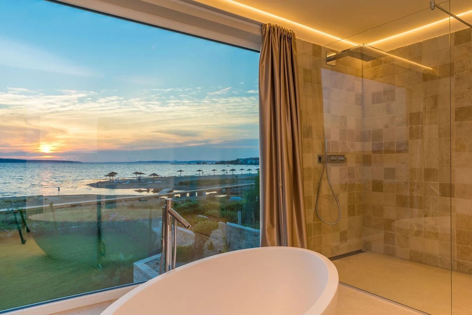 zadar, ljubač - luksuzna vila 1. red do mora - slika 27
