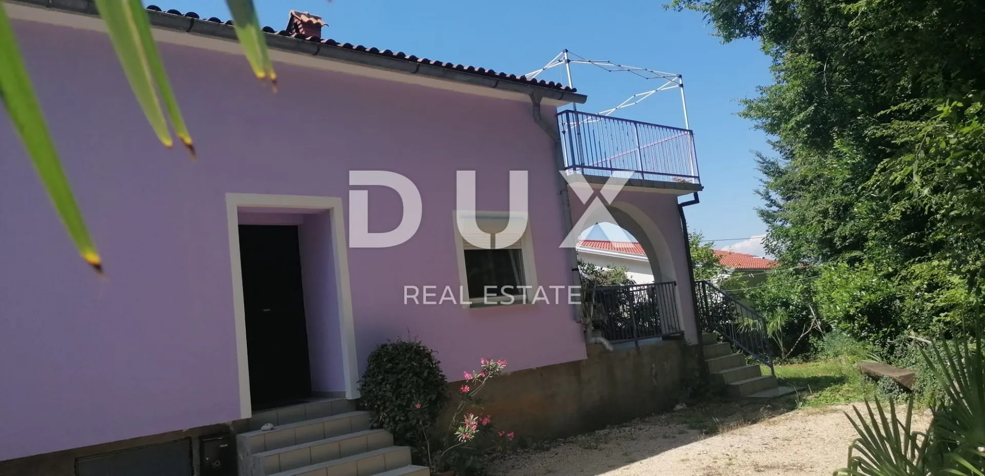 otok krk, dobrinj, hlapa - kuća s dva stana - slika 2