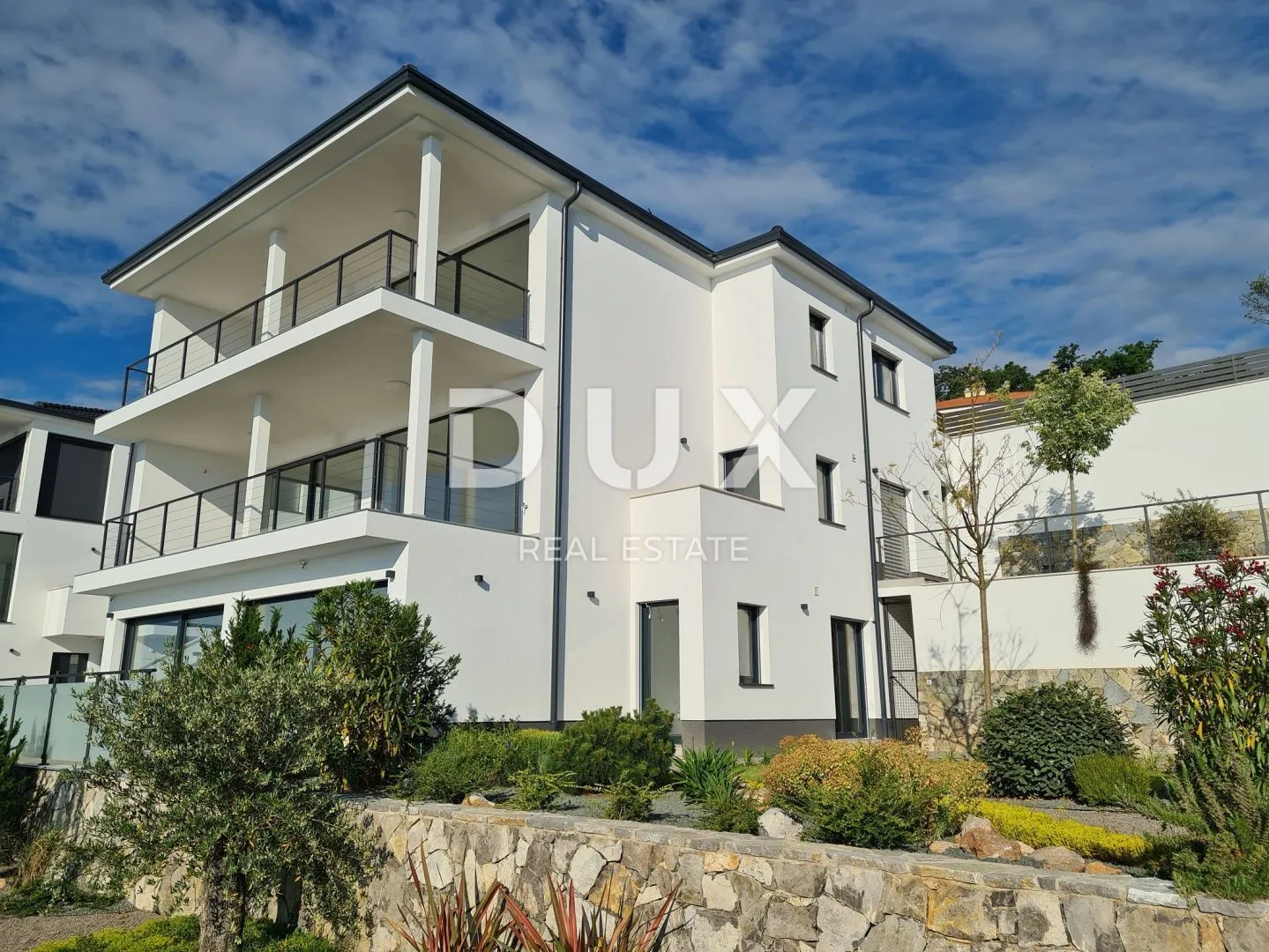 opatija, lovran, liganj - stan u vili s bazenom 120m2+terasa 27m2s panoramskim pogledom na more + okoliš 105m2 - slika 31
