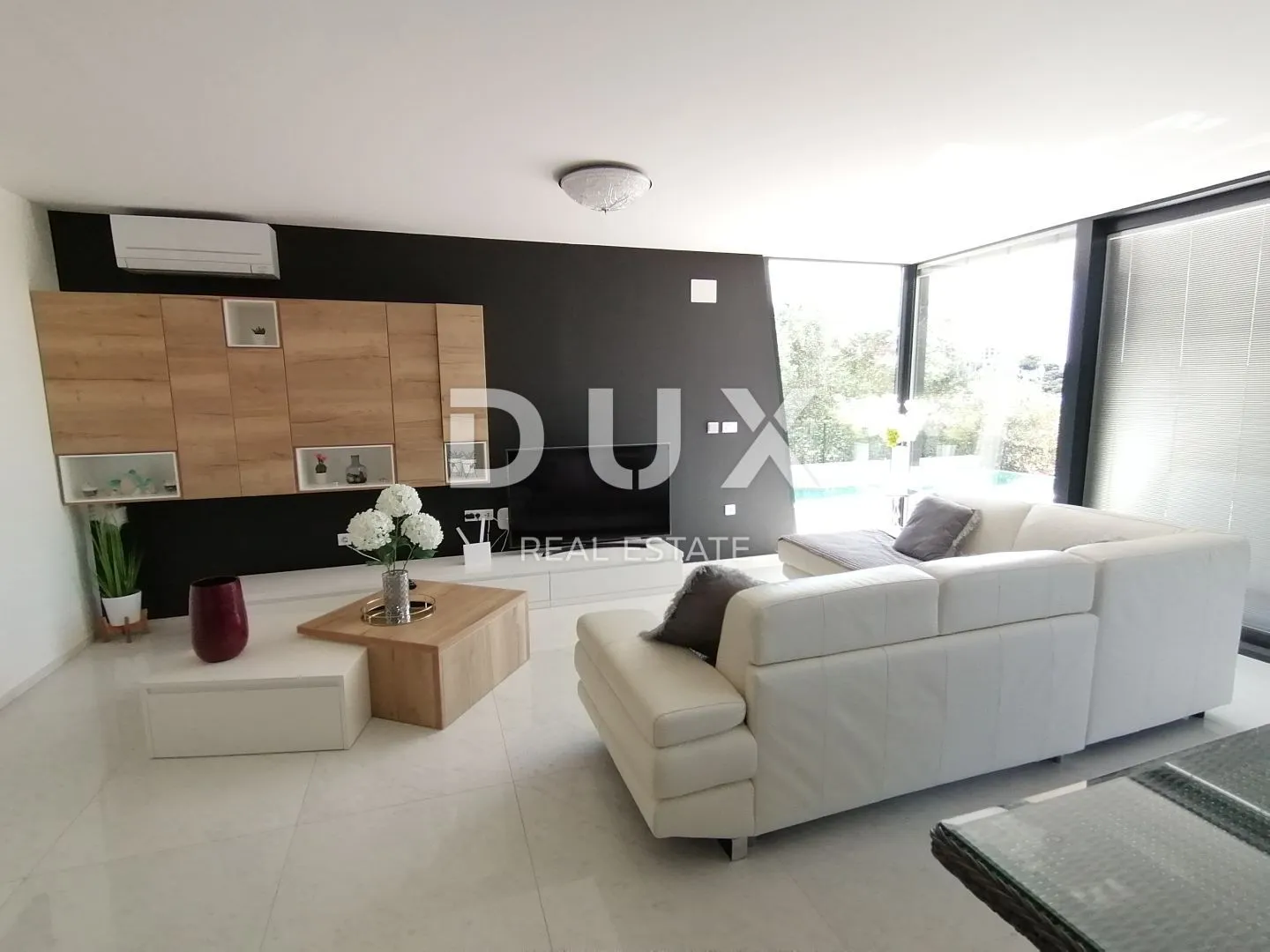 istra, pula - luksuzni stan od 200 m2 prvi red do mora! - slika 2