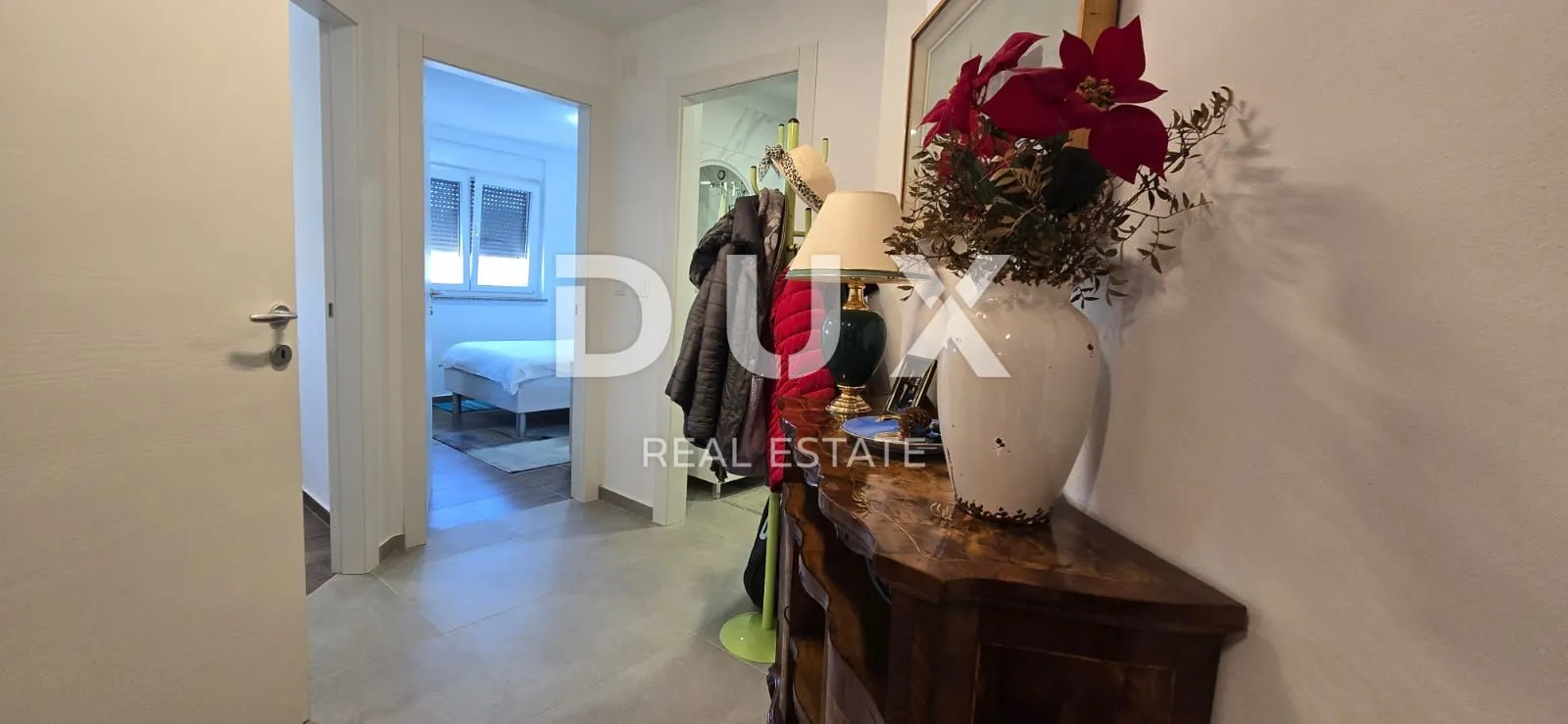 istra, pula - dvije stambene jedinice - slika 21