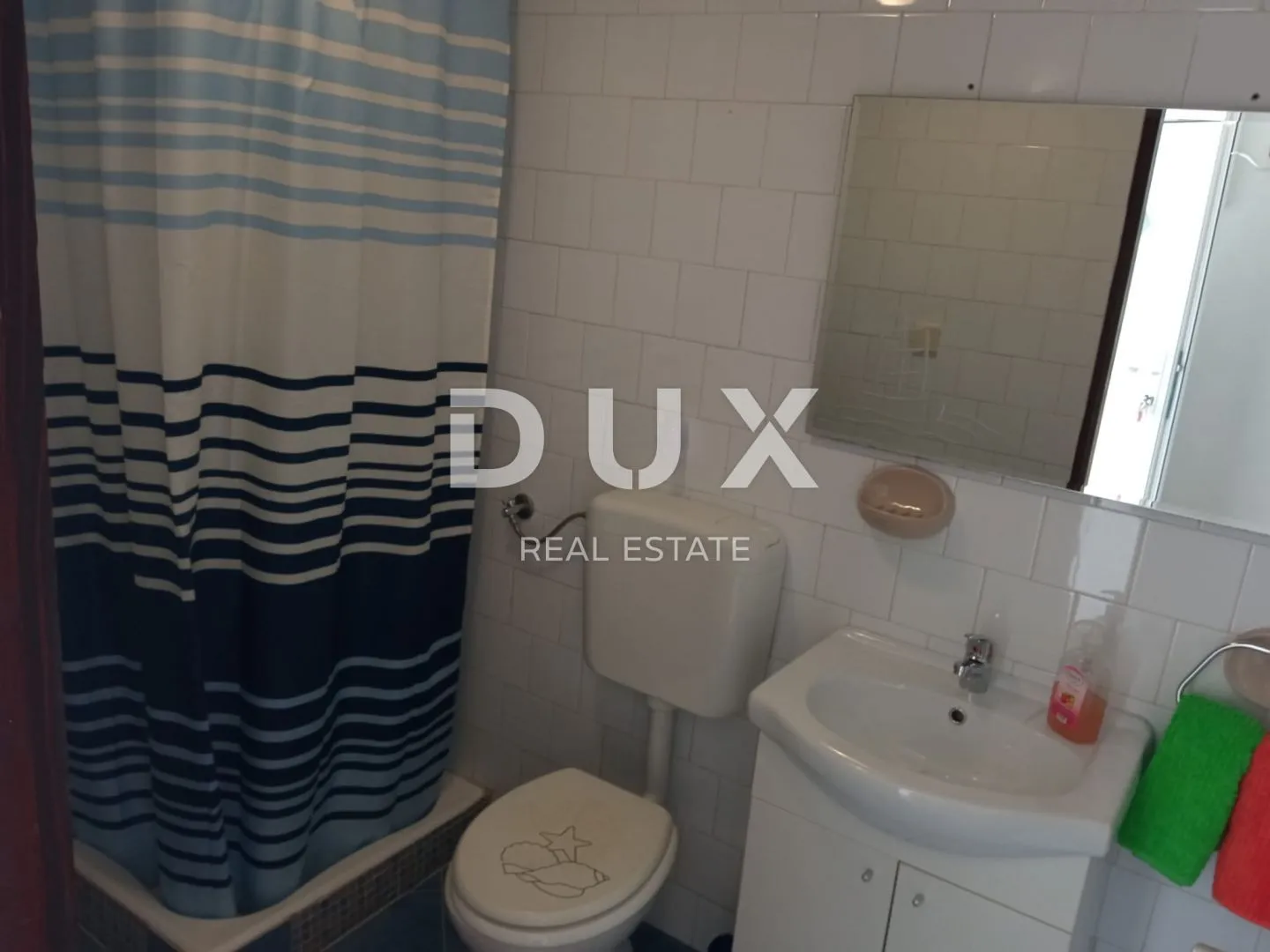 otok rab, barbat - samostojeća apartmanska kuća na odličnoj lokaciji - slika 39