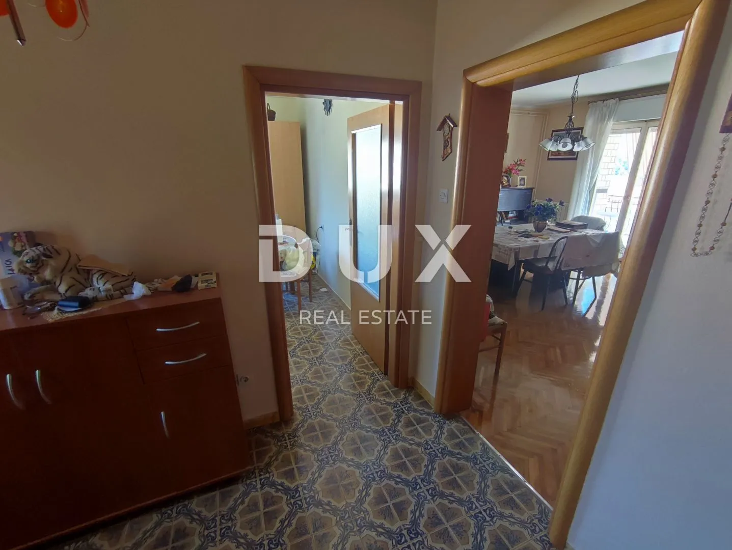 istra, pula - prostrana kuća od 673 m2 s pogledom na more - slika 23