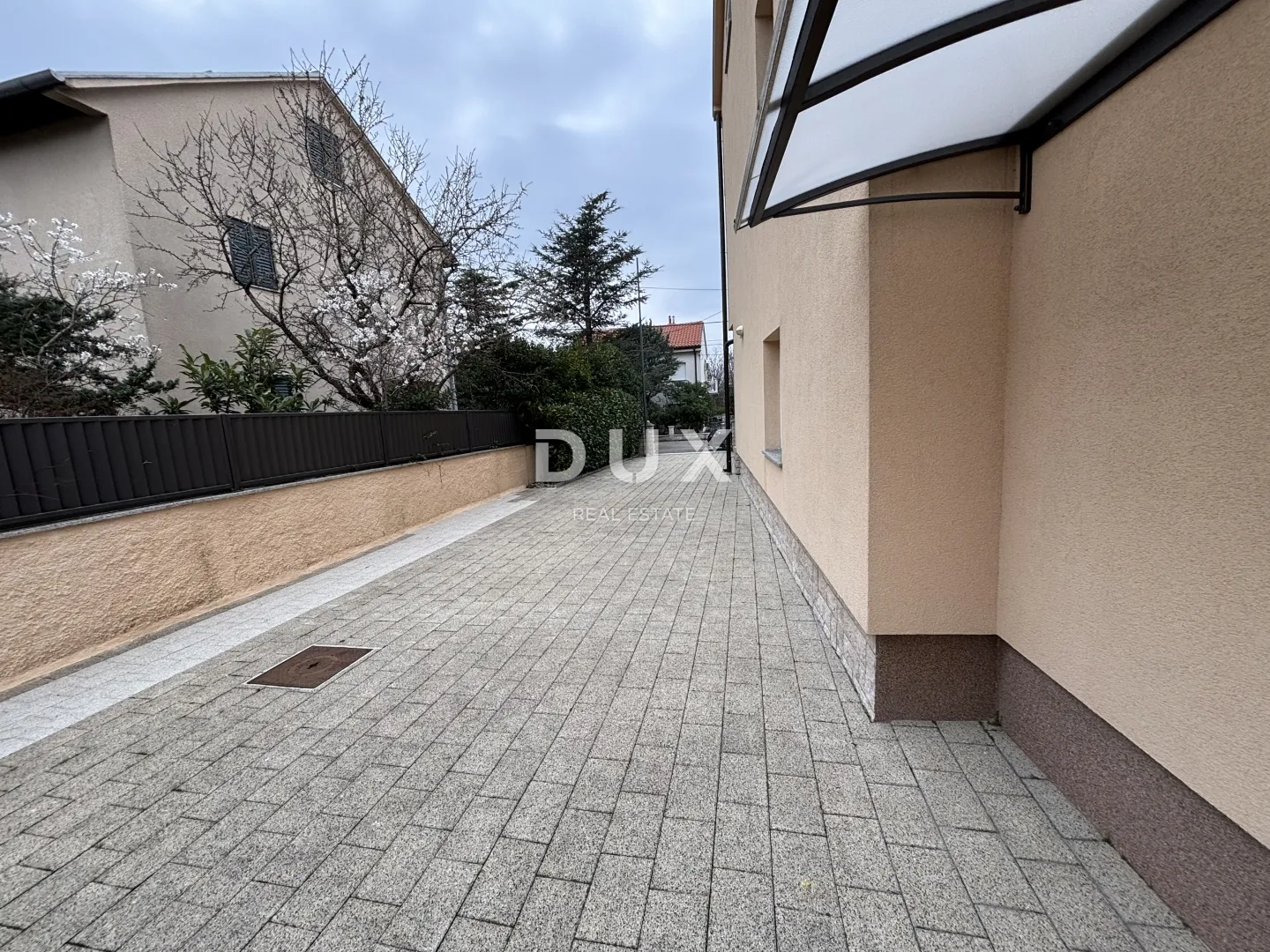 crikvenica, jadranovo - funkcionalna kuća sa 4 stambene jedinice - slika 8
