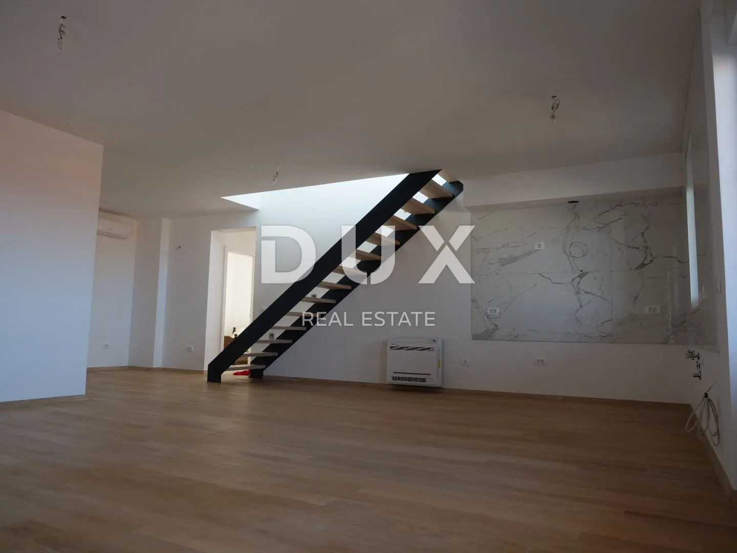 zadar, mocire - penthouse na traženoj lokaciji - slika 13
