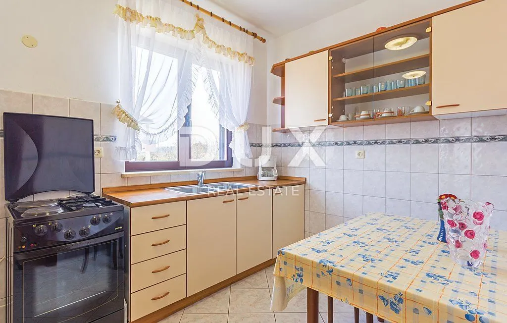 istra, banjole - apartmanska kuća na 150m od mora! - slika 8