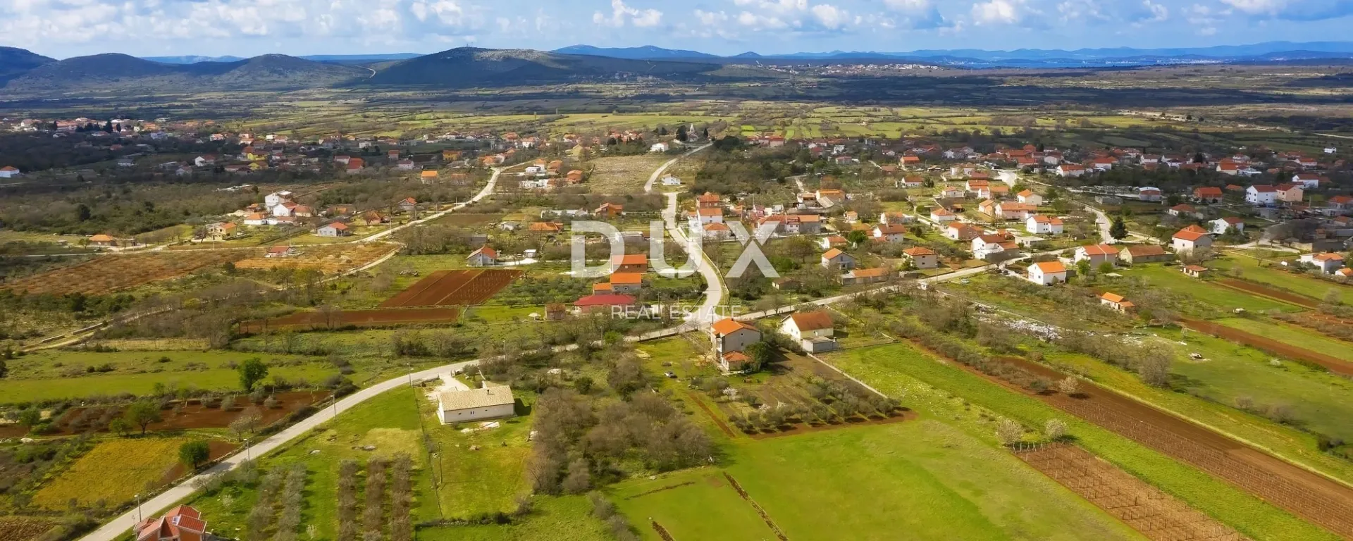 BIOGRAD NA MORU - zemljište sa projektom i građevinskom dozvolom - Tinj, Benkovac