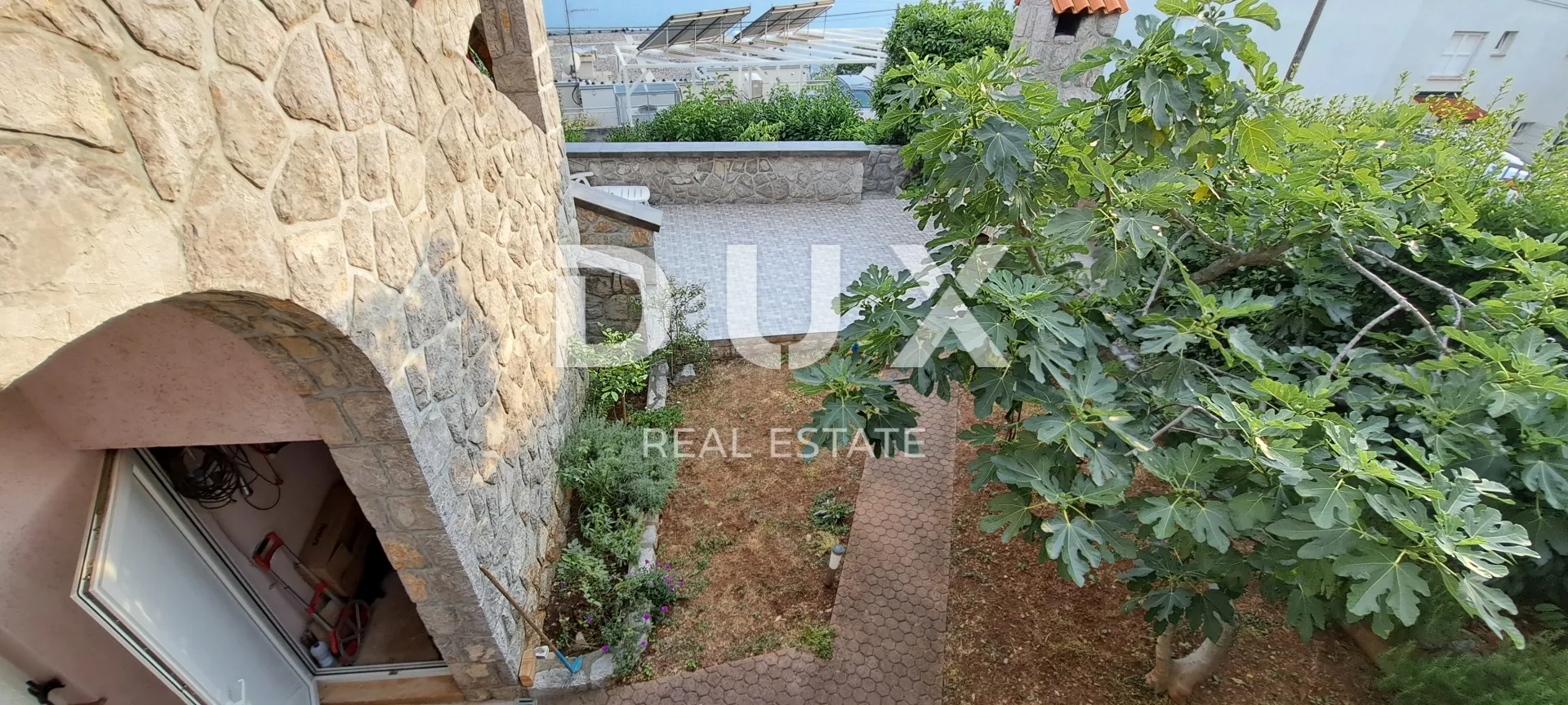 crikvenica - samostojeća kuća sa 4 stana, udaljena samo 100 m od mora - slika 43