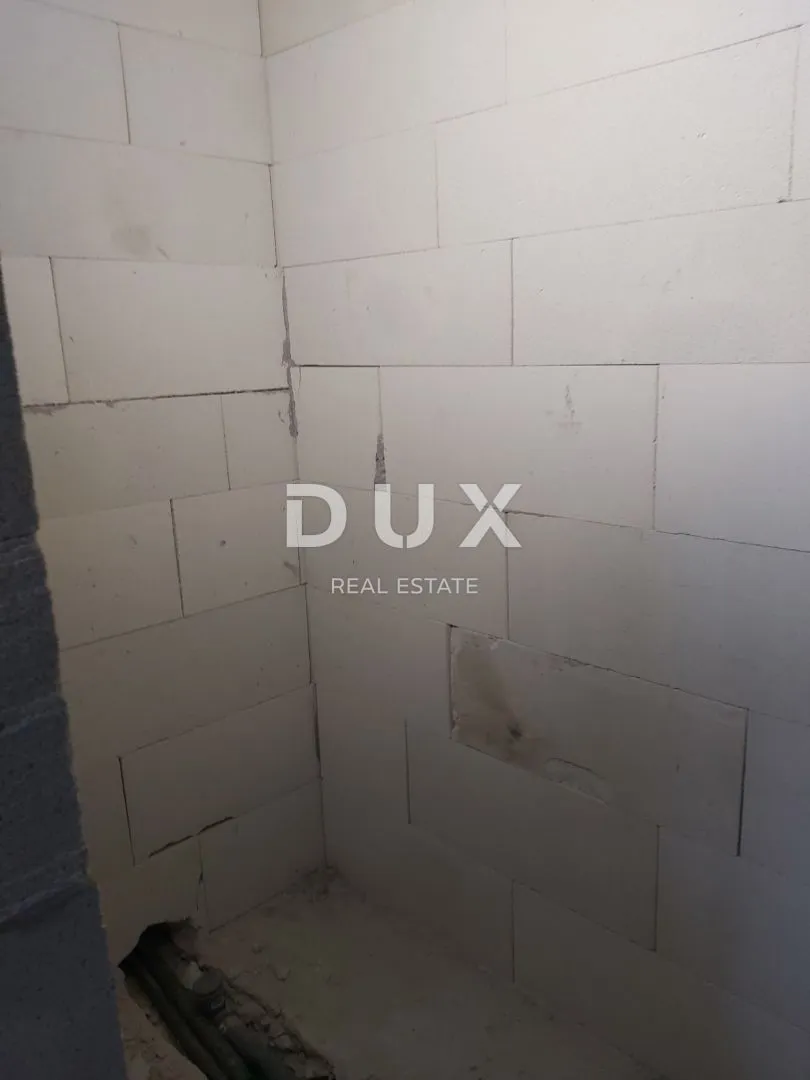 istra, pula - 12 studio apartmana i stan 80m2 u centru grada - slika 8
