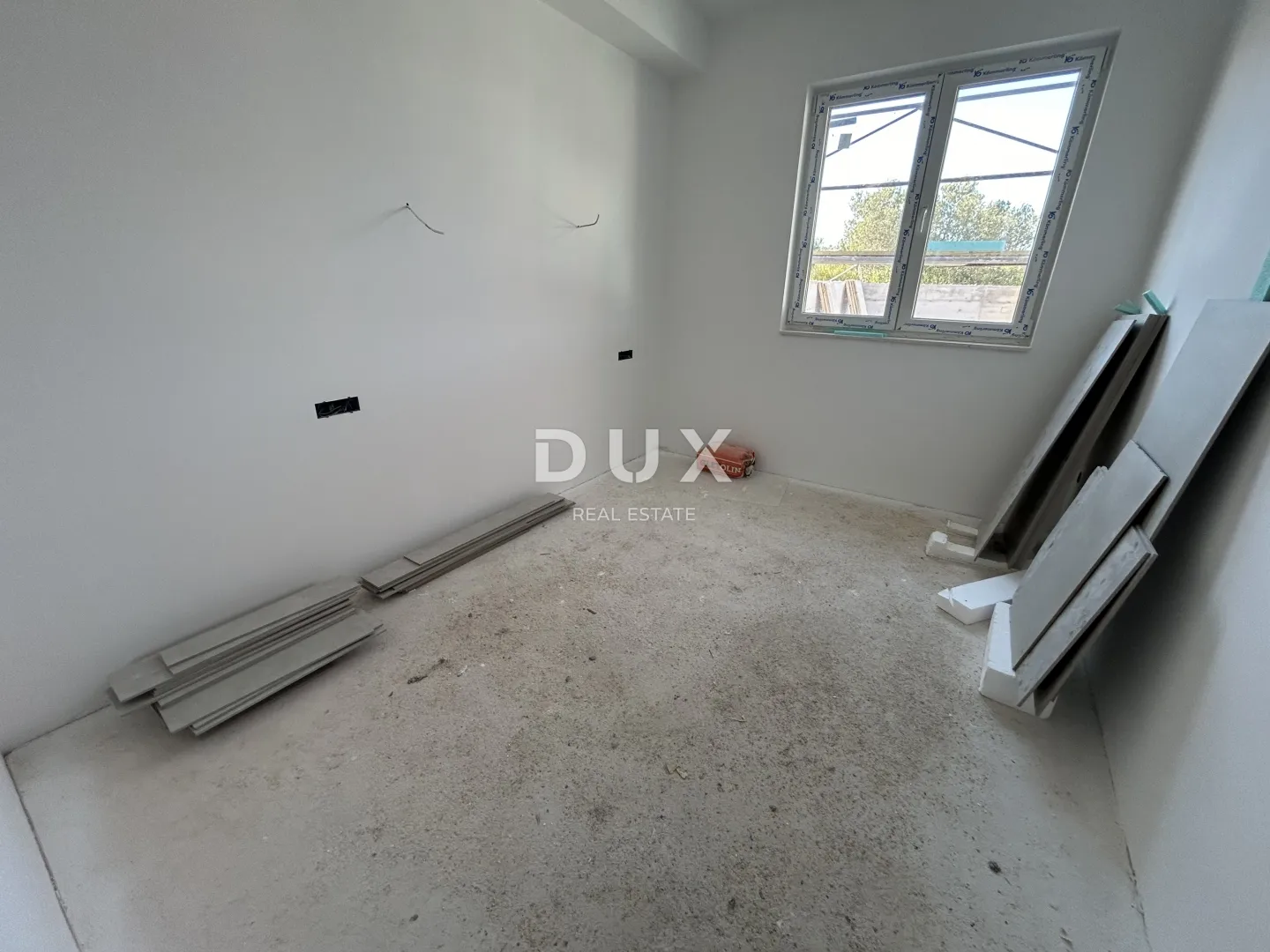 murter, jezera – novogradnja, dvoetažni apartman s bazenom - slika 14
