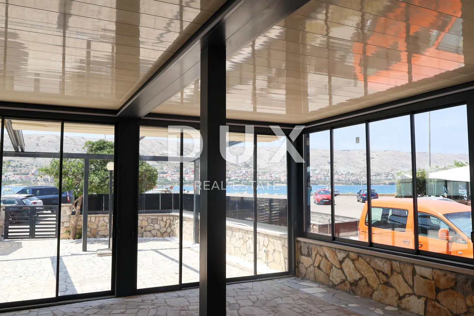 otok pag, pag - apartmanska kuća s restoranom u centru do mora - slika 8