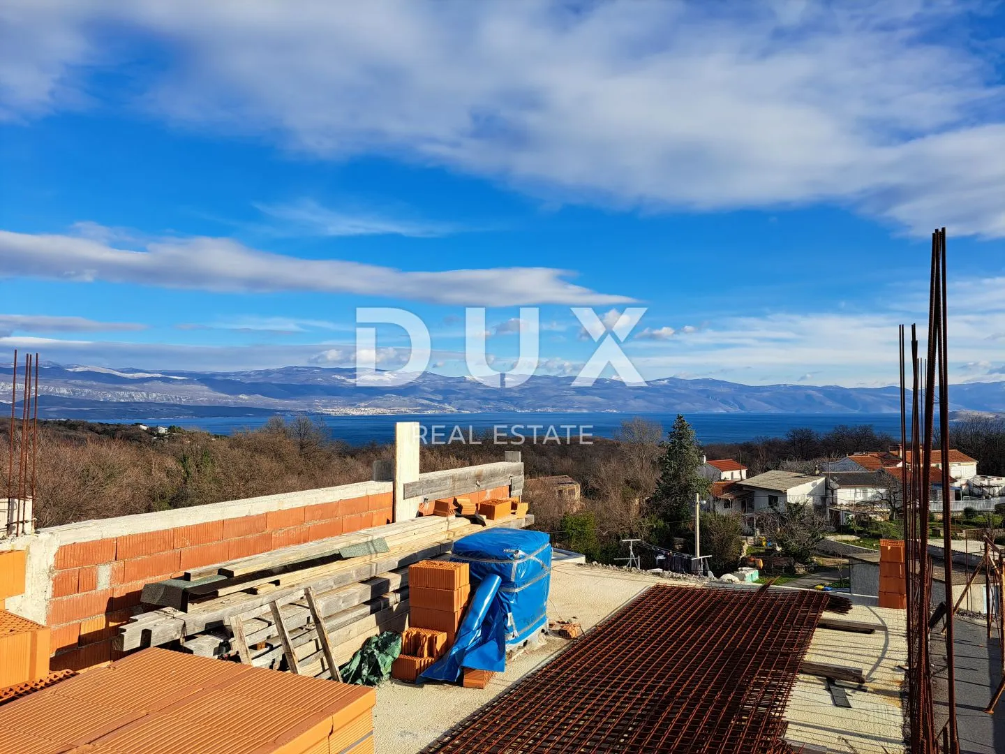 otok krk - rohbau s bazenom i pogledom na more - slika 10