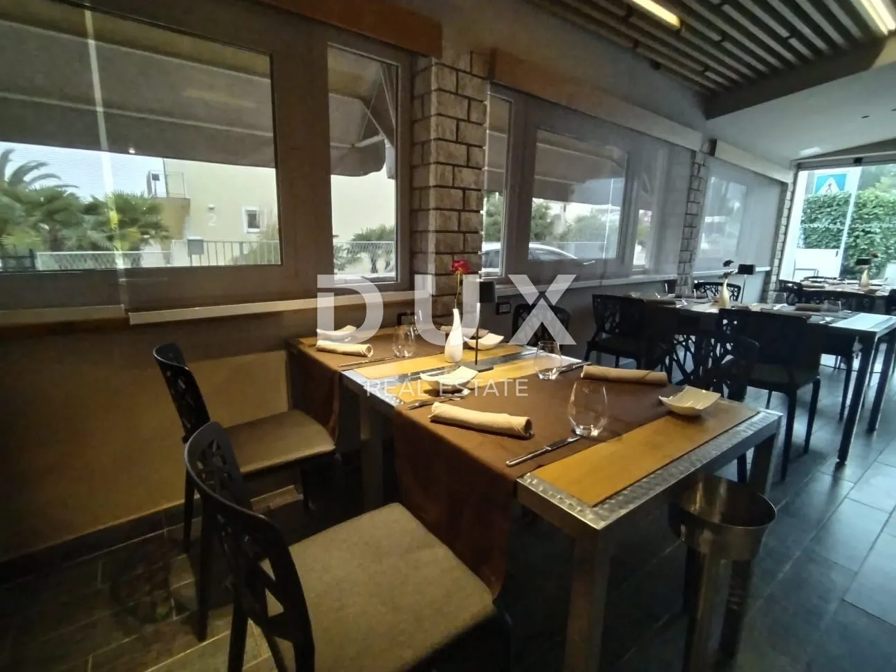 istra,pula - kuća sa restoranom 100m od plaže! top lokacija! - slika 18