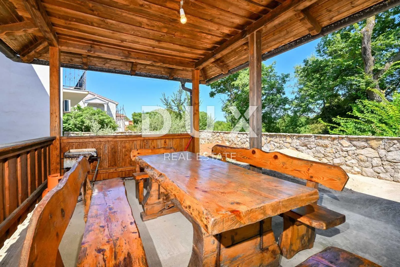 otok krk, malinska - kuća sa tri odvojene stambene jedinice - slika 27