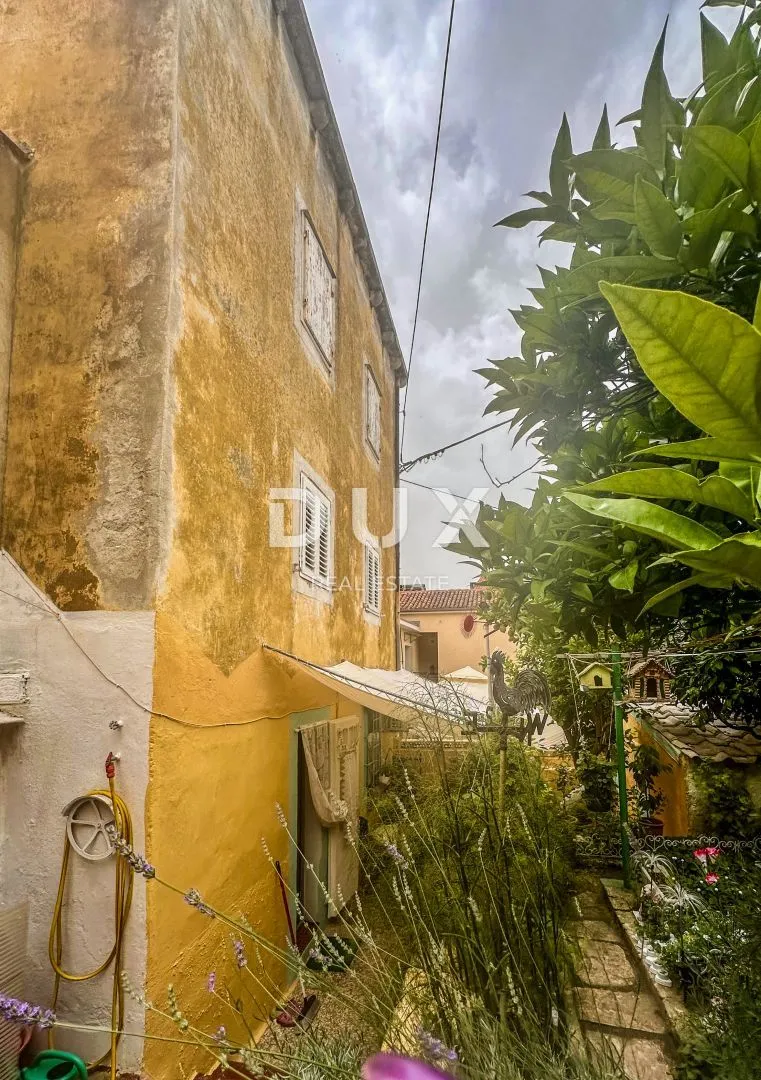 mali lošinj, centar- kuća za adaptaciju 90 metara od mora! - slika 5