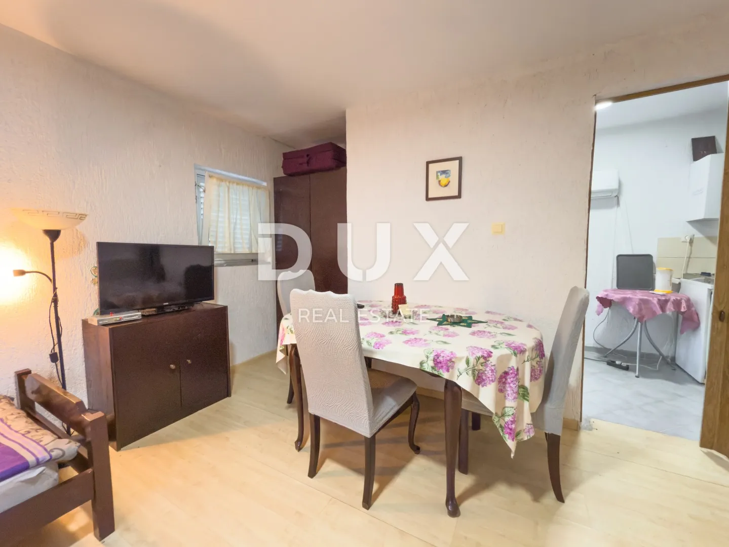 otok krk, baška - kuća s 5 apartmana i velikom okućnicom - slika 18