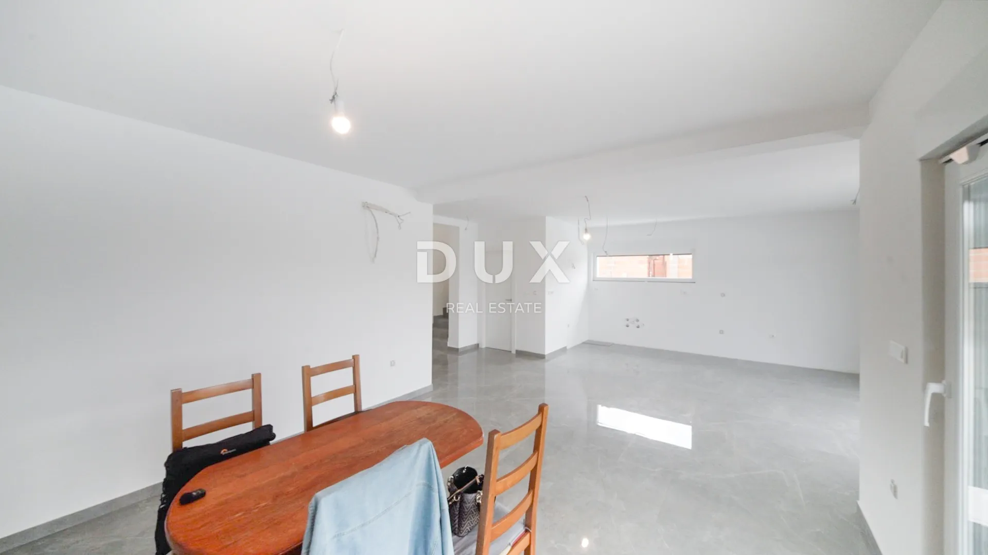istra,kaštel - moderna novogradnja s pogledom na more - slika 10