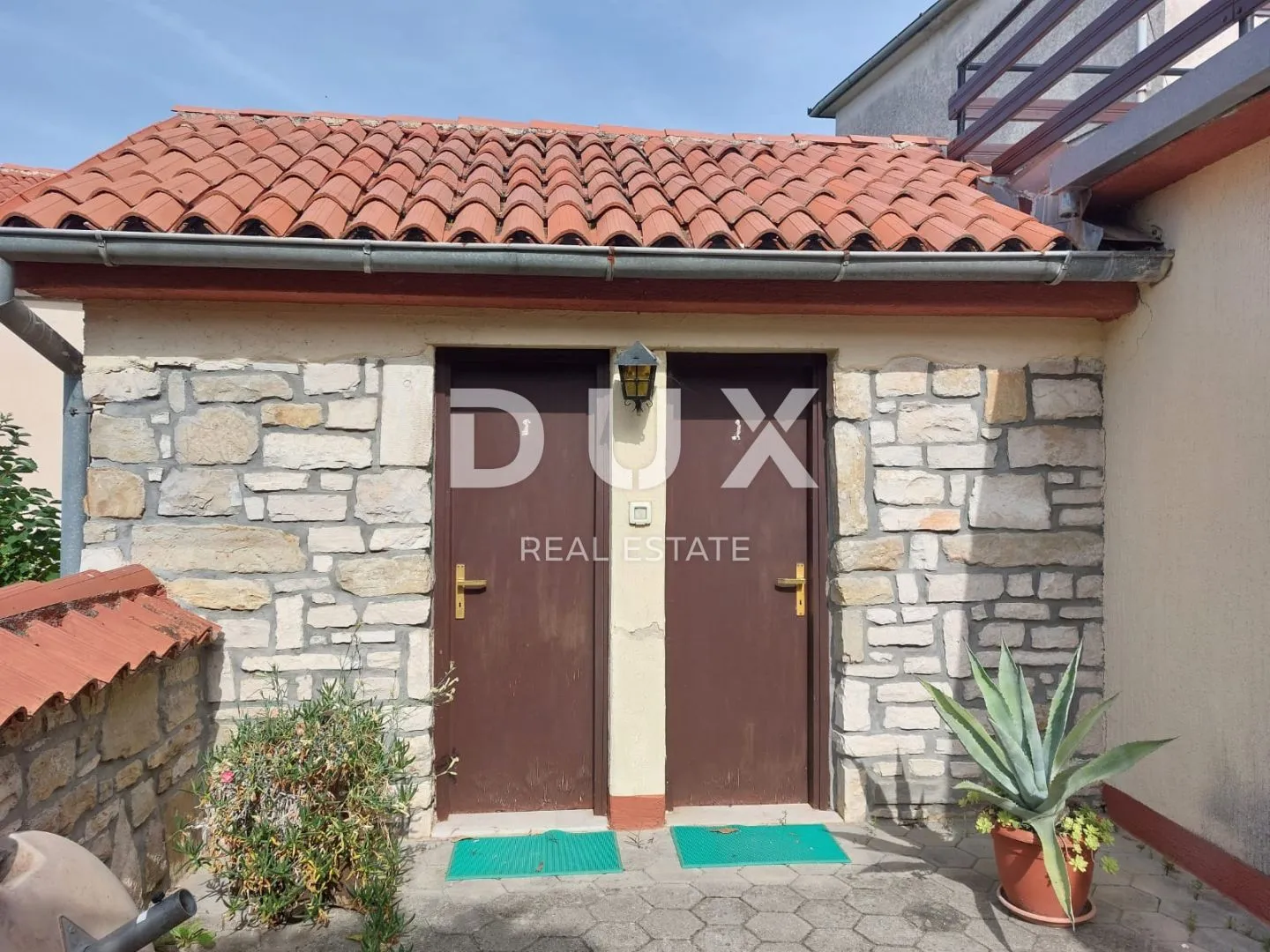 istra, buje - kuća s restoranom u centru buja, pogled na more - slika 31