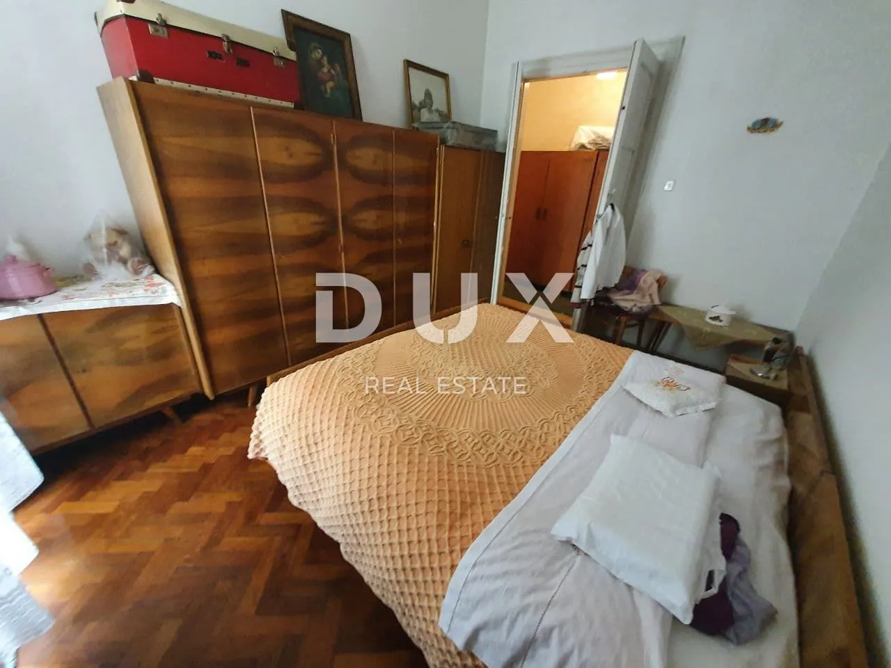 istra, poreč - prostrani stan u srcu starog grada - slika 17