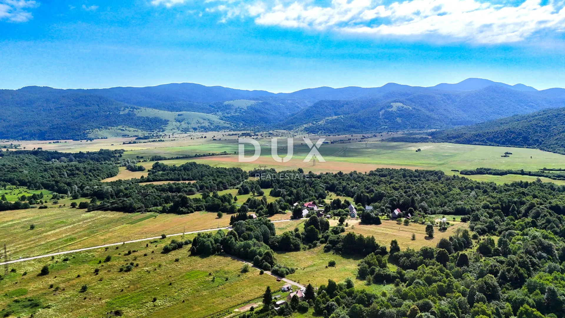 gorski kotar, lič, drvene kuće, tri sobe, 84m2+25m2 - slika 21