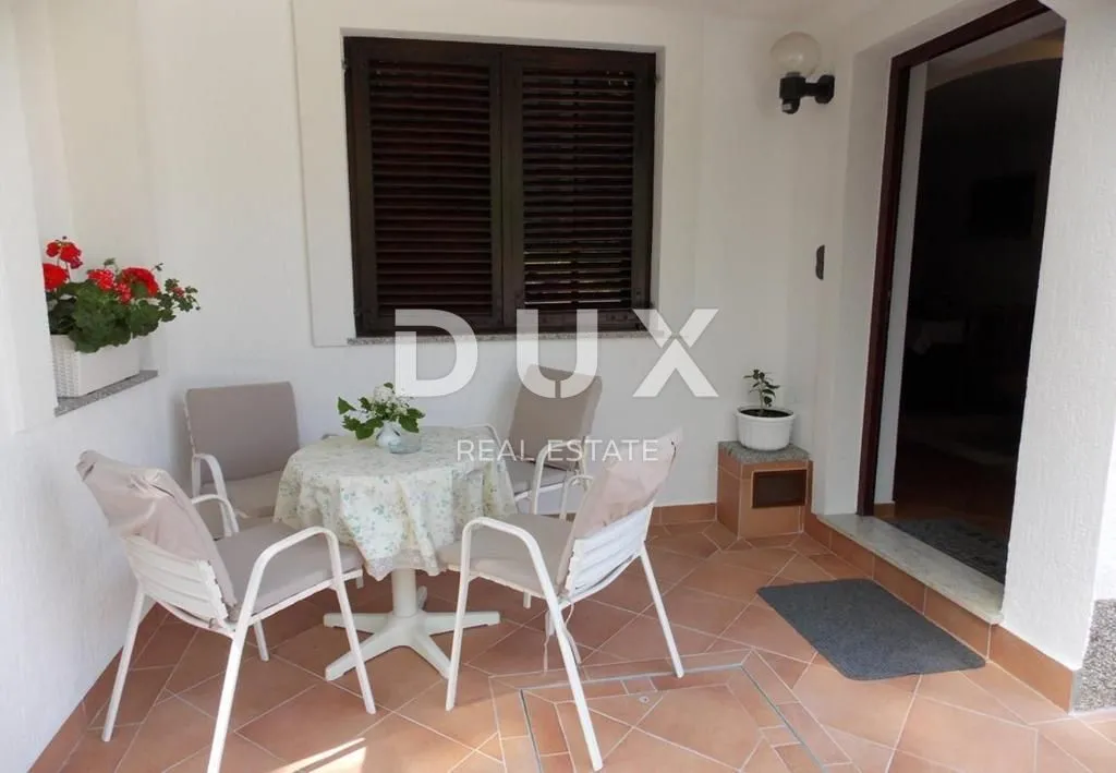 otok krk, malinska - dvojna kuća sa 7 apartmana - slika 12