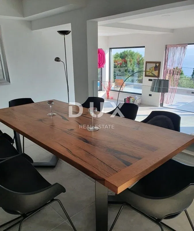 kostrena - vrhunska villa s bazenom - slika 13