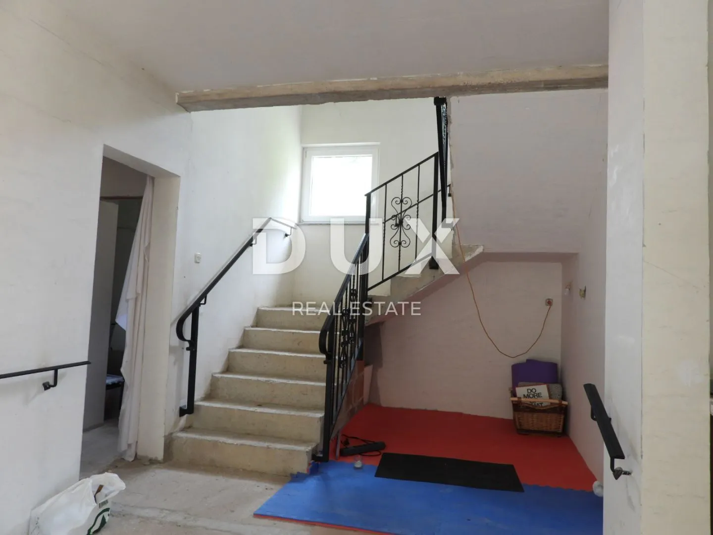 opatija, matulji- kuća s 4 stana 550m2 + okoliš 3740m2 - slika 20