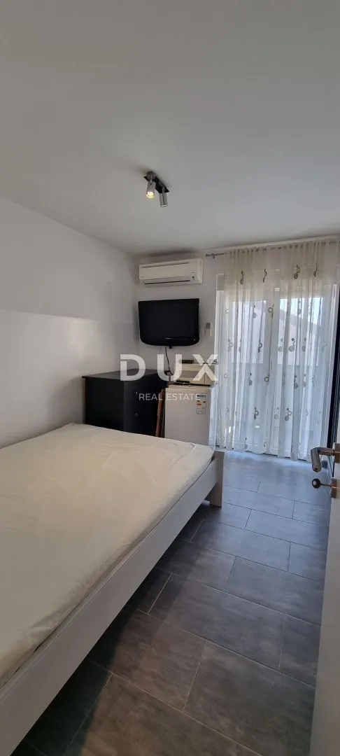novi vinodolski - kuća u centru, 150m od mora - slika 11