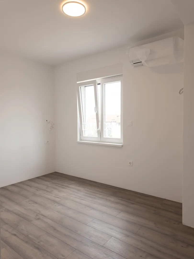 vodice, stablinac, penthouse s krovnom terasom, 121 m² - slika 12