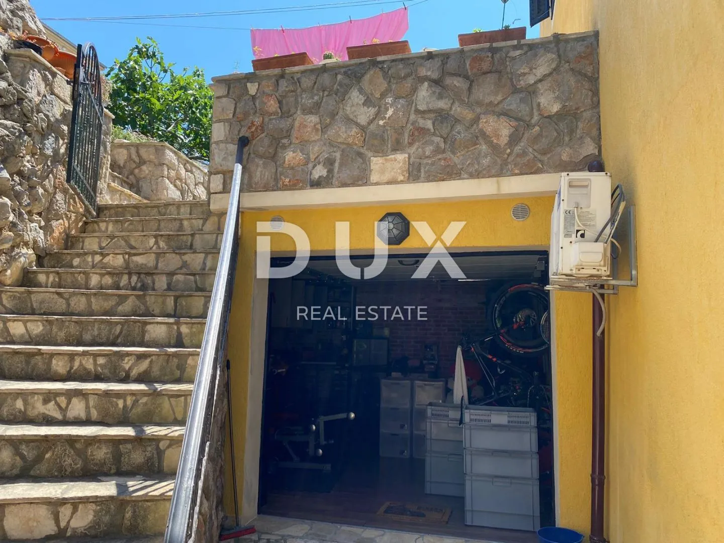 mali lošinj, kuća sa dva stana i uređenom okućnicom 170m2 - slika 6