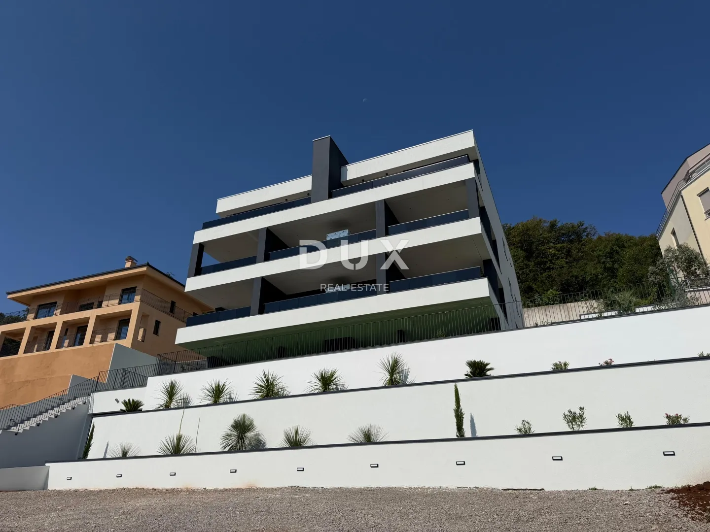opatija, centar - ekskluzivan stan u novogradnji iznad centra opatije - slika 1