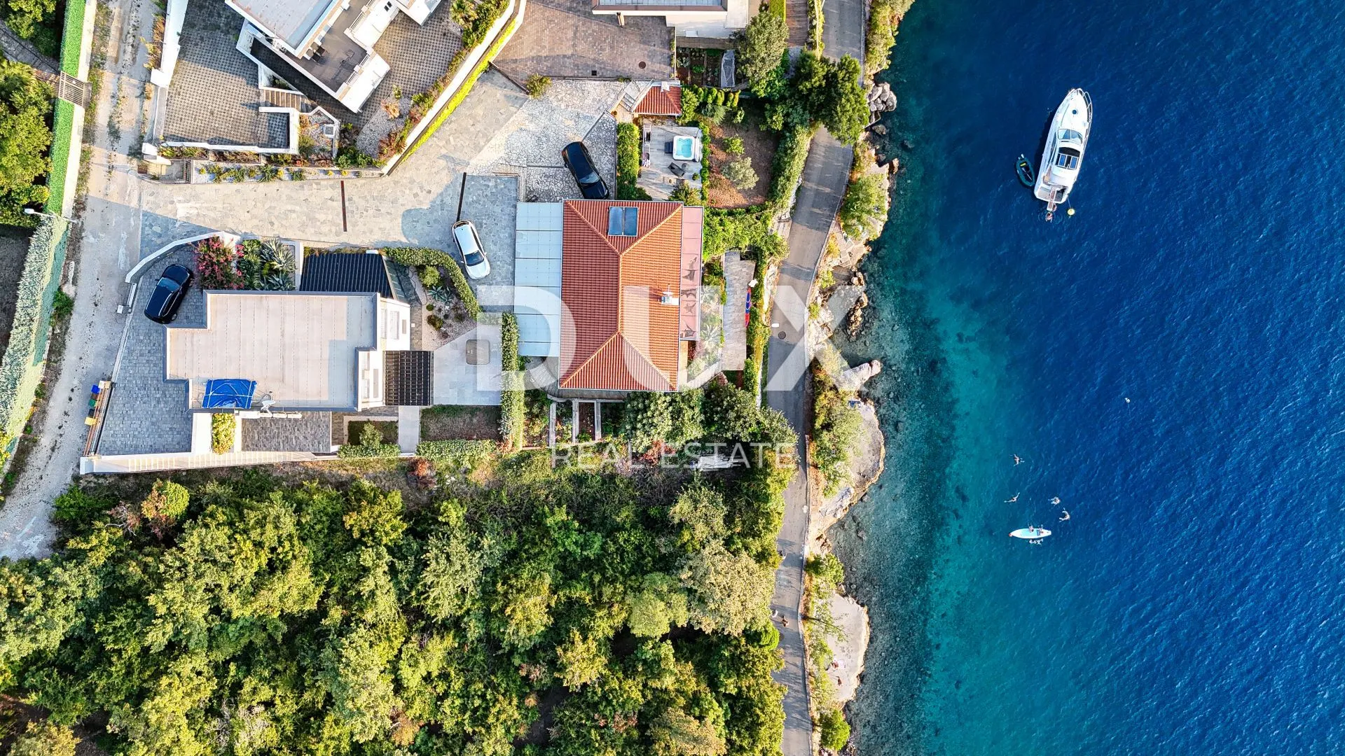 otok krk, omišalj - 25m od mora! - kuća s dva stana s prilazom do same plaže! - slika 32